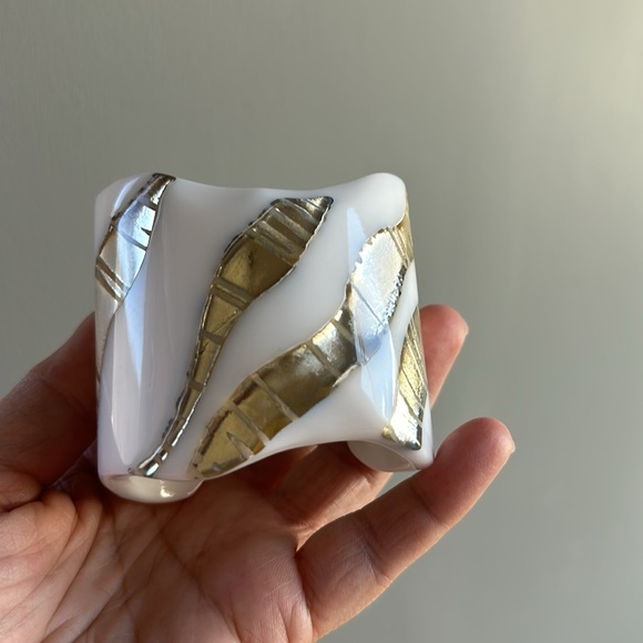 Vigneri Gold & Lucite Modernist Cuff - Picture 15 of 15